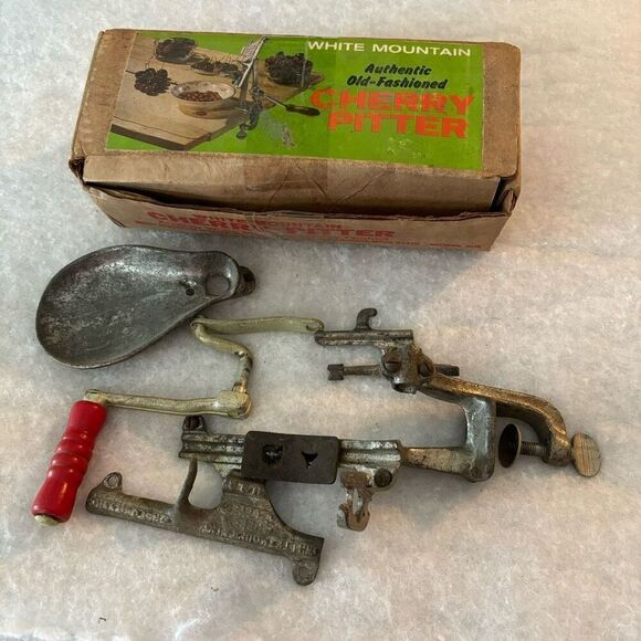 White Mountain Vintage Cherry Picker Model 501  In Original Box - Picture 1 of 5